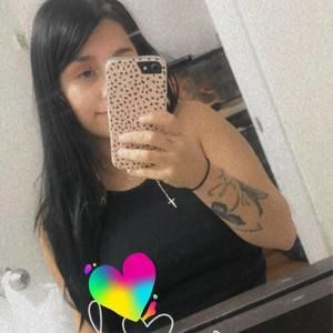 Meet your Posher, Desiree